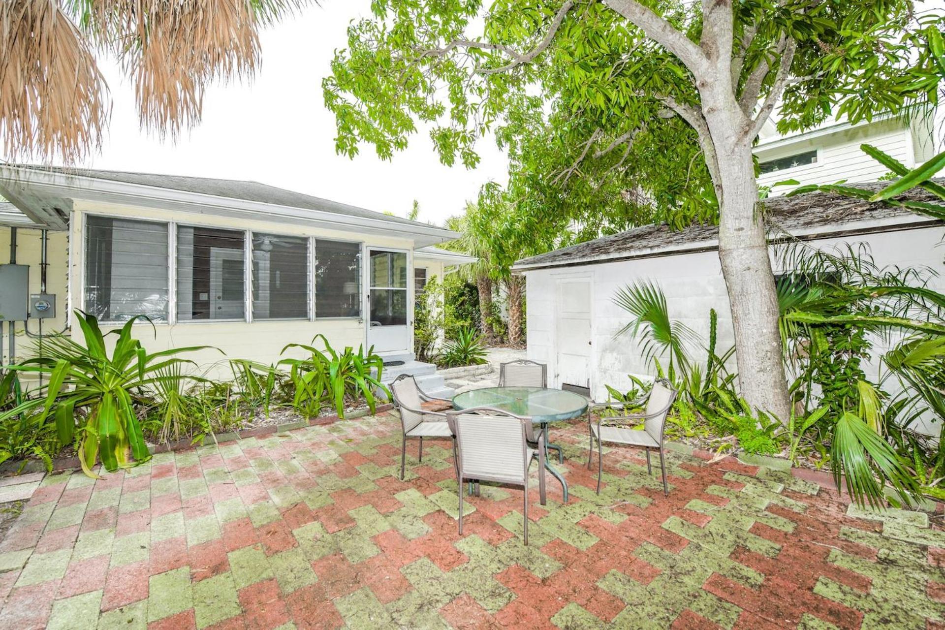 Casa Posada - So Close You Can Hear The Waves Historic Beach Cottage W Beach Gear Anna Maria Exterior foto